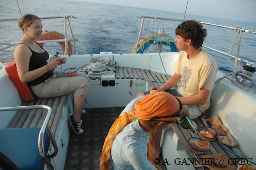 Le repas en navigation: une courte pause dans la prospection