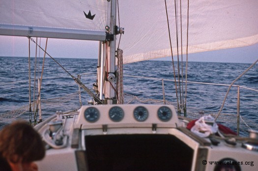 Les nuits en mer sont toujours longues sur un petit voilier